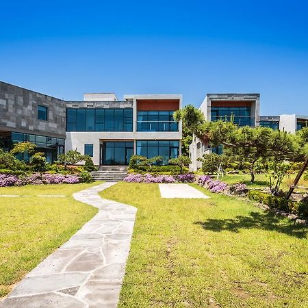Cobeach Familiar Pension ซอกวีโพ ภายนอก รูปภาพ