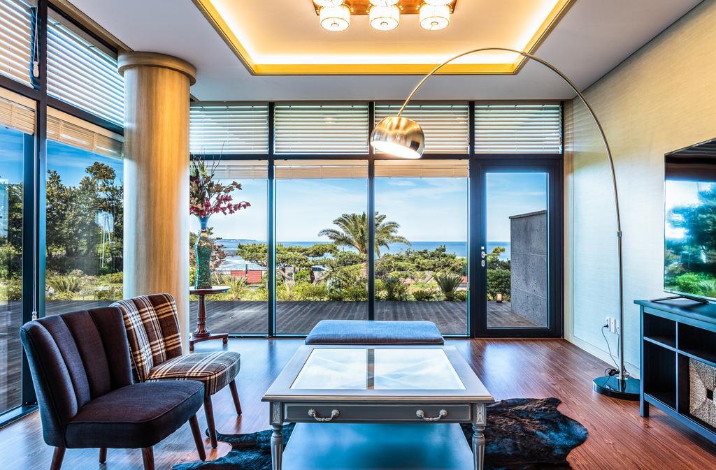 Cobeach Familiar Pension ซอกวีโพ ภายนอก รูปภาพ