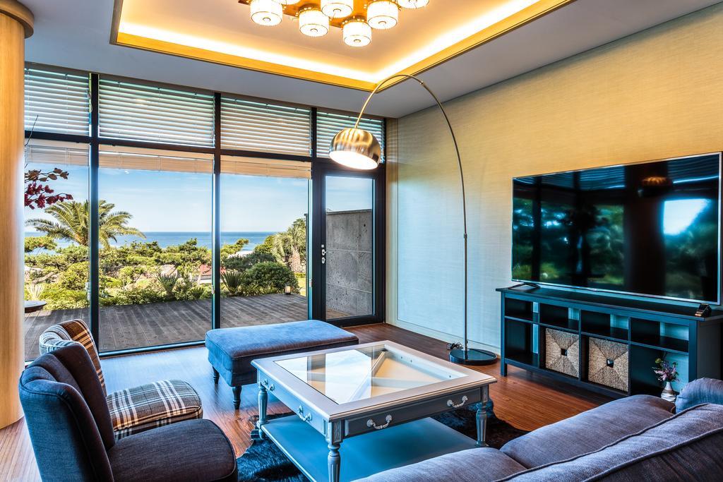 Cobeach Familiar Pension ซอกวีโพ ภายนอก รูปภาพ