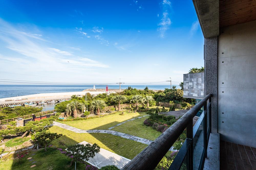Cobeach Familiar Pension ซอกวีโพ ภายนอก รูปภาพ